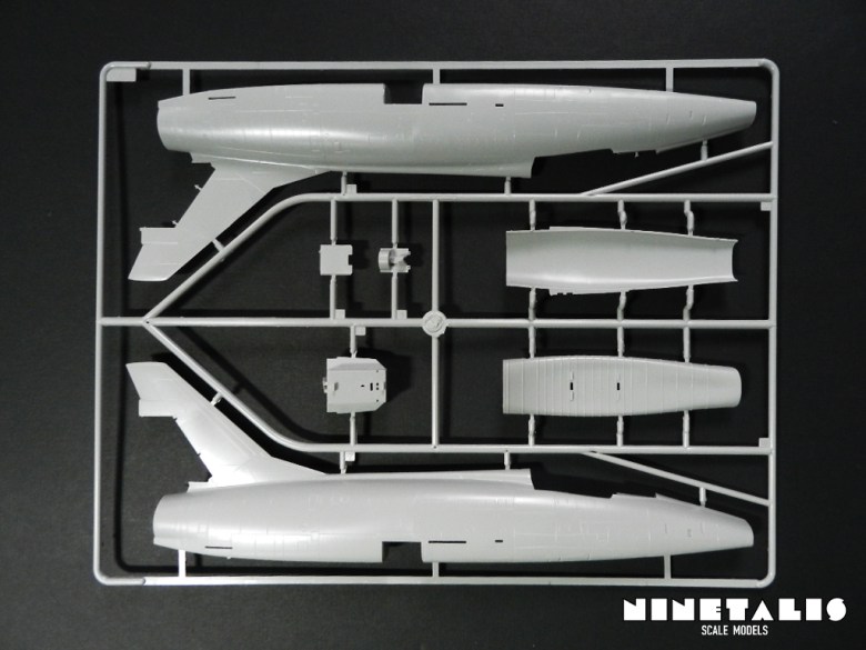 Trumpeter 1/48 F-100D Thunderbirds review sprue1