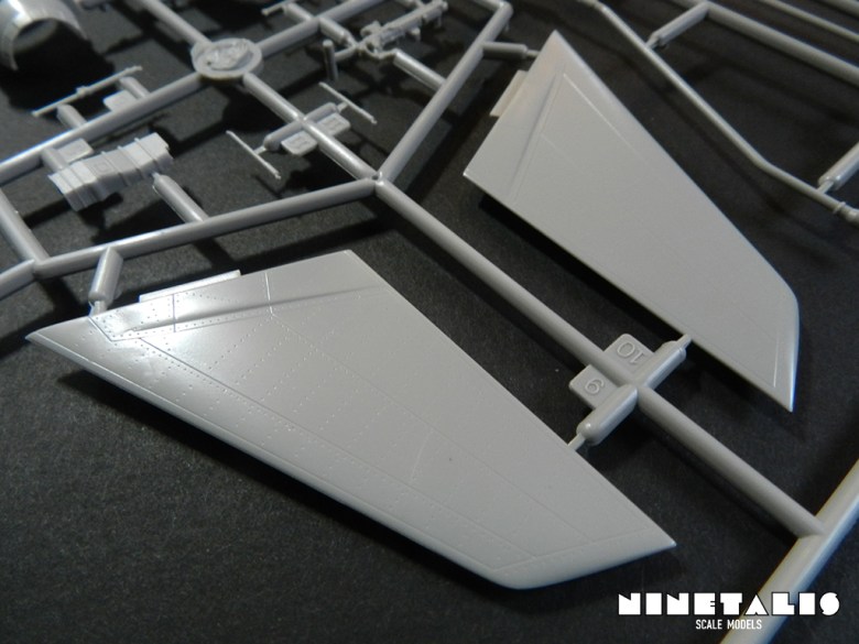 Trumpeter 1/48 F-100D Thunderbirds review sprueGdetails2