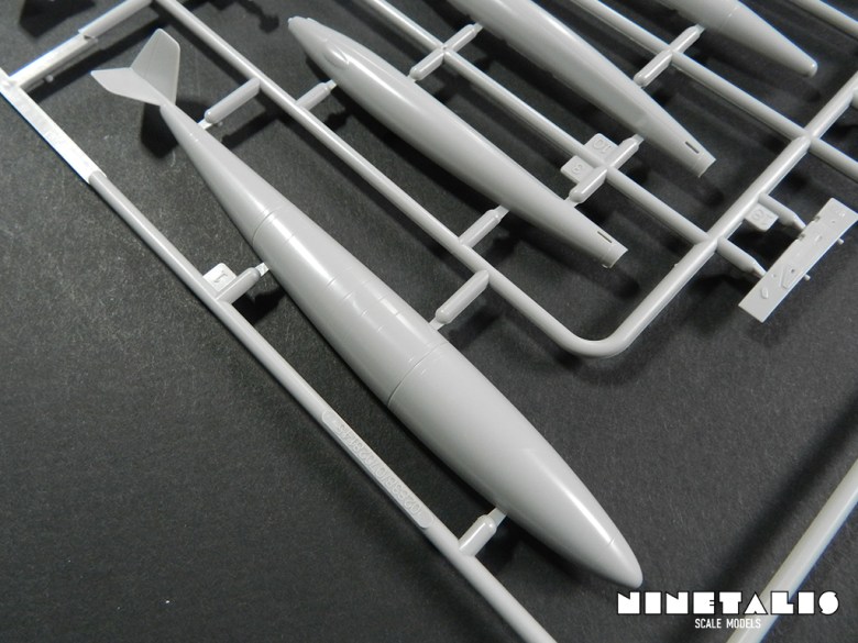 Trumpeter 1/48 F-100D Thunderbirds review sprueJdroptanks