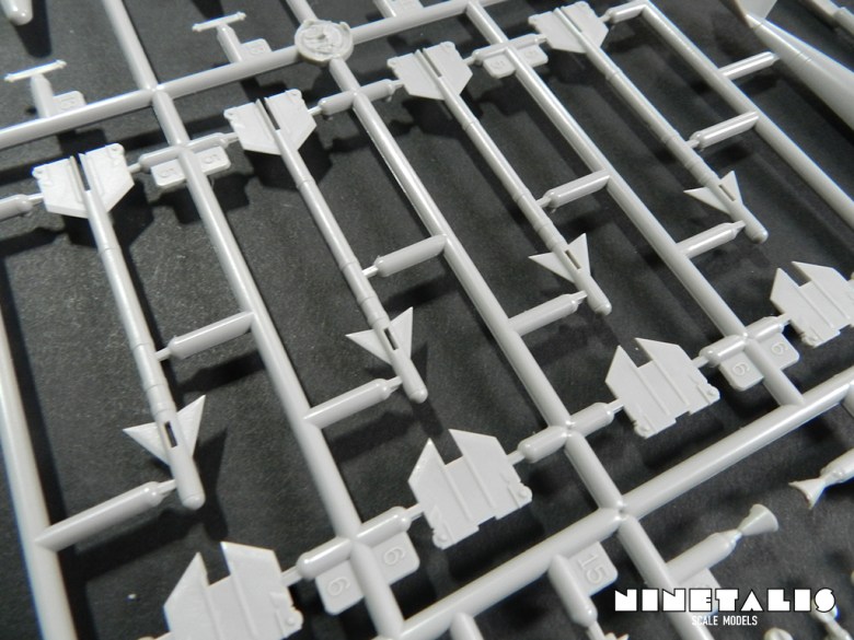 Trumpeter 1/48 F-100D Thunderbirds review sprueJmissiles