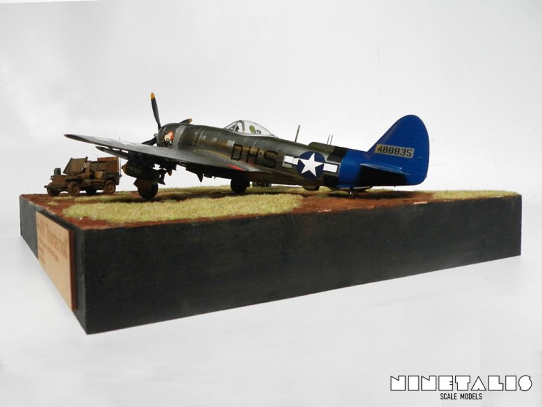 A view from the right side at the diorama, with the Willys in the background