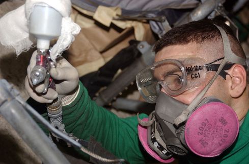 1024px-us_navy_041115-n-6495k-025_aviation_structural_mechanic_3rd_class_edward_lapushchick_completes_painting_and_preservation_on_aircraft
