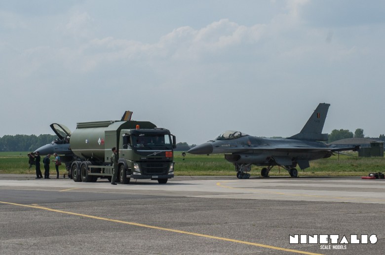 Two Belgian Air Component F-16 are being refueled by a Volvo Fuel truck during the THPU Spottersday in 2016.