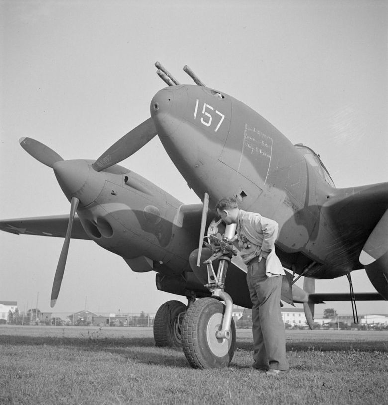 981px-Lockheed_P-38G-1-LO_Lightning_LOC_fsa.8d22581